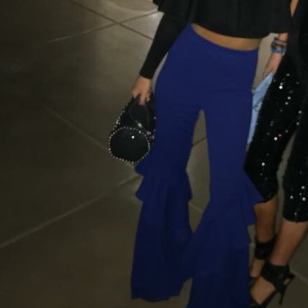 Dark blue ruffled pants sz small